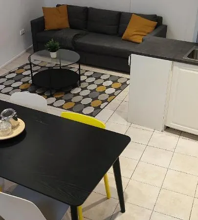 Апартаменти Vintage Style Flat Just A Few Steps Away From Vilniaus Street